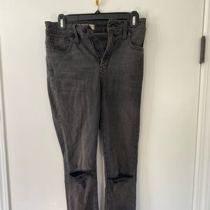 Black high waisted curvy madewell denim jeans size 25 (small smudge on pocket)